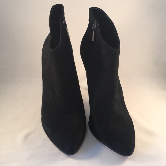Vince Camuto Shoes - 💋Sold💋Vince Camuto